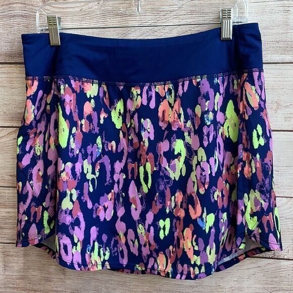 ZELOS SKORT‎ IN NAVY BLUE PRINT - Picture 2 of 5